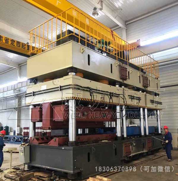 客戶車間調(diào)試現(xiàn)場3600噸波形鋼腹板成型液壓機