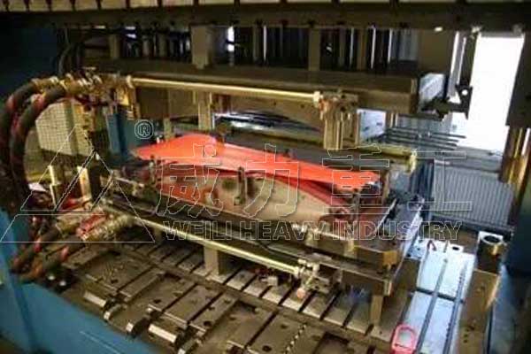 熱沖壓加工現(xiàn)場