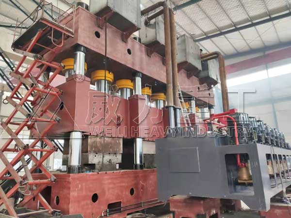 4000噸汽車縱梁拉伸液壓機生產(chǎn)加工現(xiàn)場