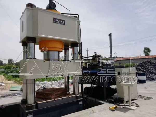 2600噸熱模鍛液壓機(jī)運(yùn)送到客戶現(xiàn)場(chǎng)