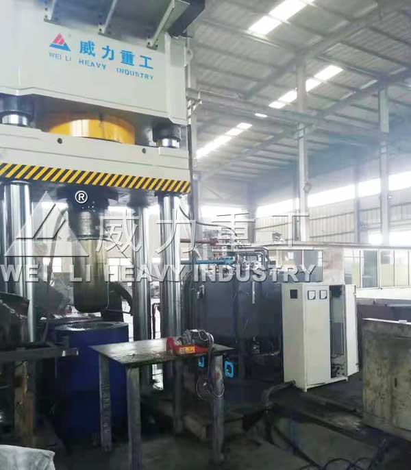 1000噸坩堝成型液壓機(jī)