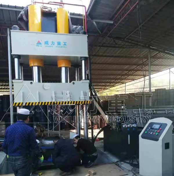 315噸四柱拉伸液壓機(jī)