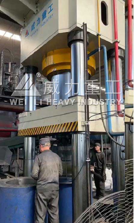 2000噸石墨坩堝液壓機(jī)