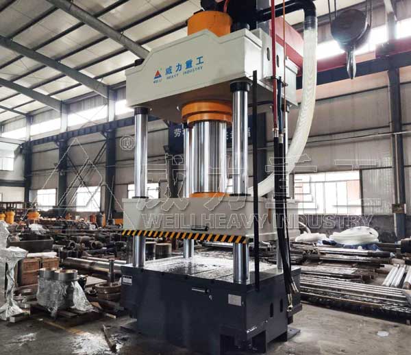 500噸電動(dòng)車擋風(fēng)板拉伸成型液壓機(jī)