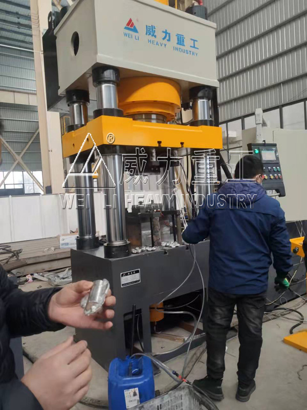 500噸汽車(chē)配件成型液壓機(jī)