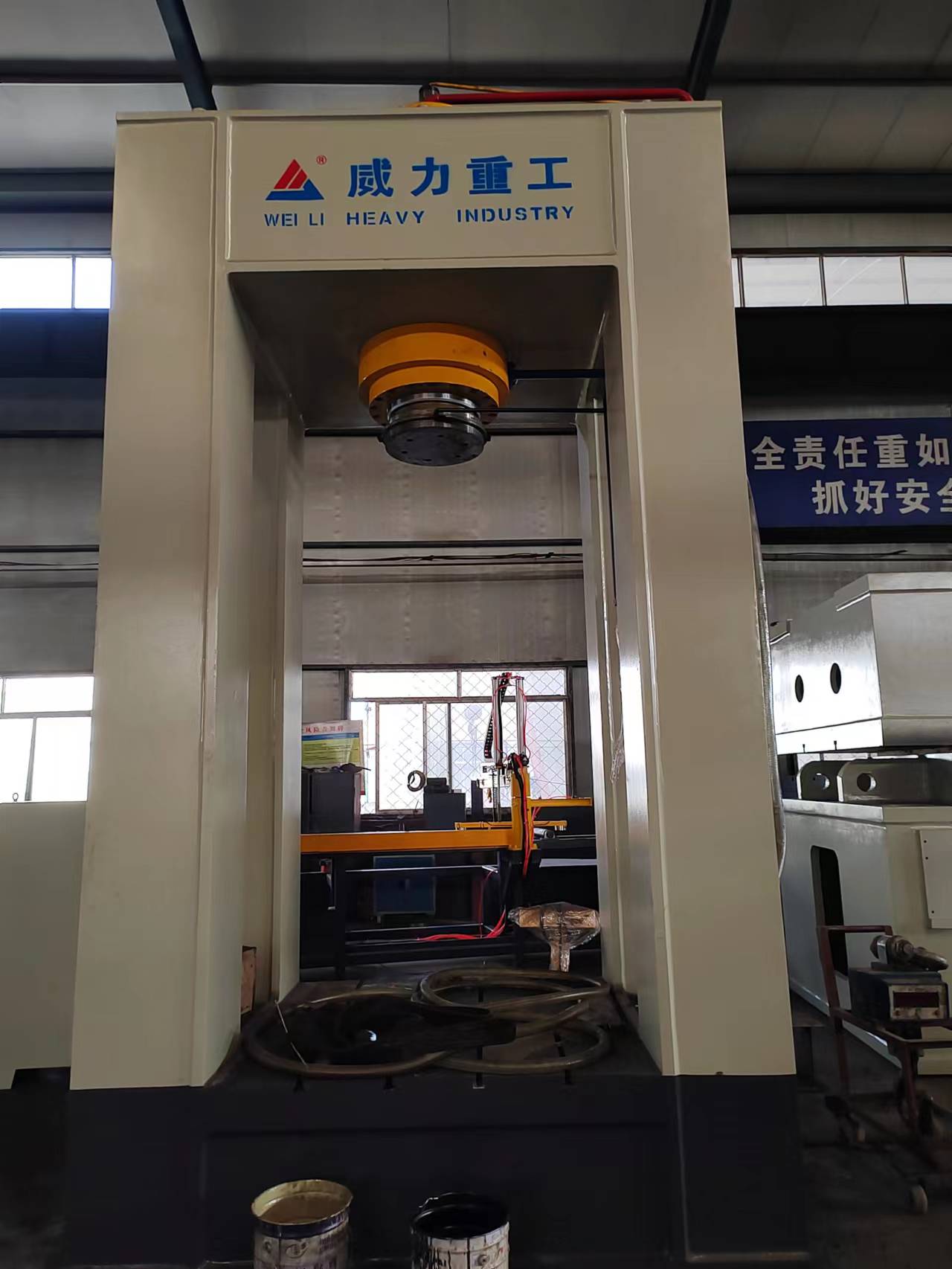 500噸龍門(mén)液壓機(jī)
